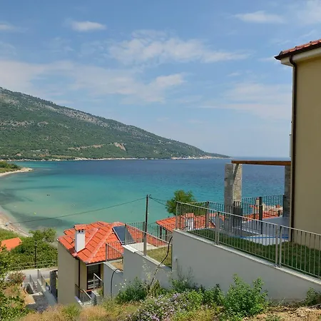 Seascape Villas Koinira
